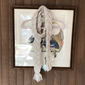 NWT Kenzie Girl Braided Scarf